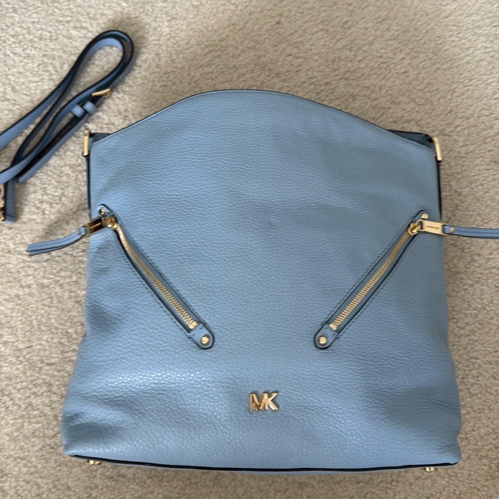 NWT MICHAEL KORS PEBBLED LEATHER BAG/TOTE. PALE BLUE
